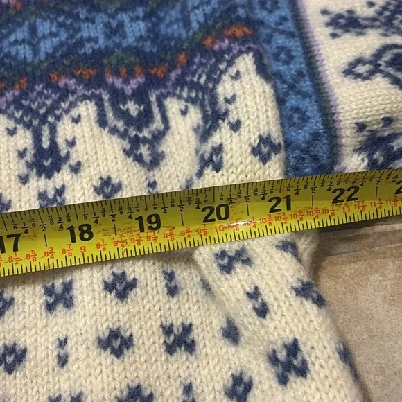 Vintage Dale of Norway women’s sweater